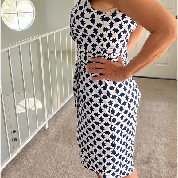 H & M Beautiful dress - Picture 3 of 5